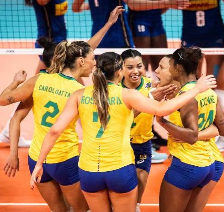 ESPORTES: Brasil vence Itália, vai à final do Mundial de Vôlei e busca título inédito.