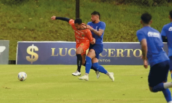 ESPORTES: Estreando em casa, Cascavel enfrenta o Azuriz hoje no Estádio Olímpico.