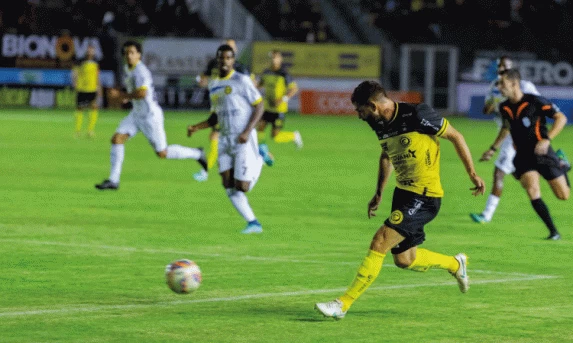 ESPORTES: FC Cascavel vence o PSTC na estreia de Matheus Costa com gols no 1º tempo.