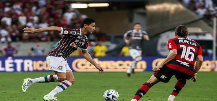 ESPORTES: Fla enfrenta Flu no Maracanã de olho no título Brasileiro.