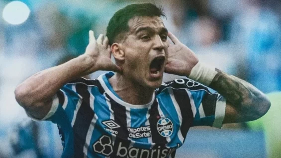 ESPORTES: Grêmio goleia o Coritiba e assume vice-liderança do Brasileirão.