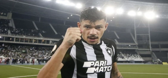 ESPORTES: Líder isolado no Brasileirão, Botafogo recebe o embalado Coritiba.