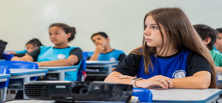 Estudantes que perderam o prazo ainda podem se matricular na rede estadual.