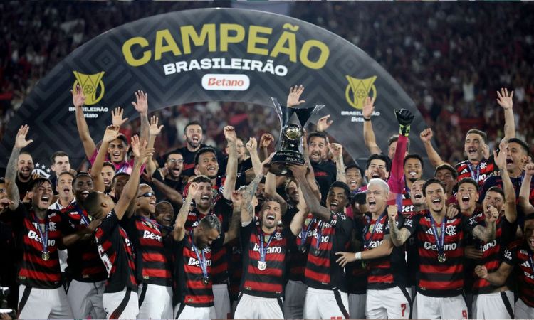 FLAMENGO DERROTA CEARÁ NO MARACANÃ E COROA 'ANO MÁGICO' COM O TÍTULO DO CAMPEONATO BRASILEIRO