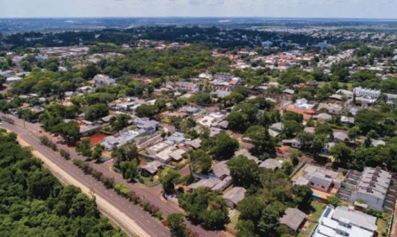 FOZ DO IGUAÇU: Itaipu anuncia leilão de 34 imóveis da Vila A; valor arrecadado será usado para construção de moradias populares na cidade.