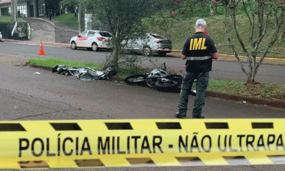 FOZ DO IGUAÇU: Jovem de 28 anos morre em grave acidente na Vila A.