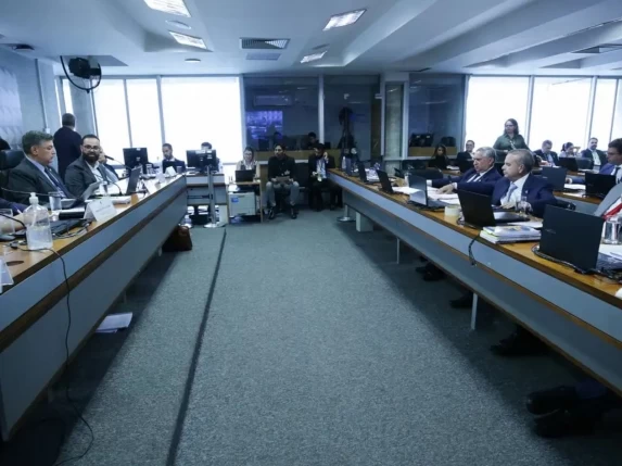 Fraudes no INSS: CPMI ouve ex-dirigentes de associação suspeita e ex-conselheira sobre descontos indevidos