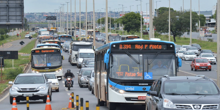 GERAL: Contran beneficiará motoristas que não cometerem infração por 12 meses.