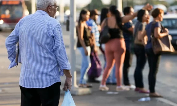 Governo antecipa décimo terceiro de aposentados e pensionistas.