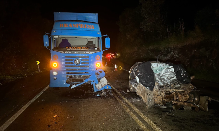 Gravíssimo acidente no Km 501 da BR 277 leva a óbito 03 Guaraniaçuenses.