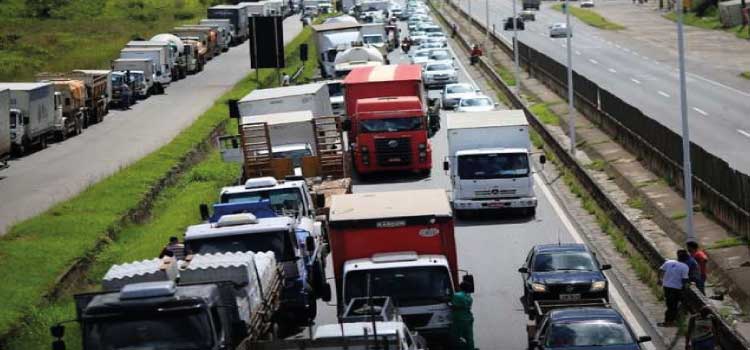 GREVE: Caminhoneiros querem reverter liminares para parar estradas