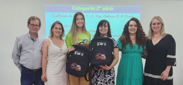 GUARANIAÇU: Aluna do Colégio Estadual Desembargador conquista 2° lugar no Concurso de Redação Nota 10 – “Agrinho 2022”.