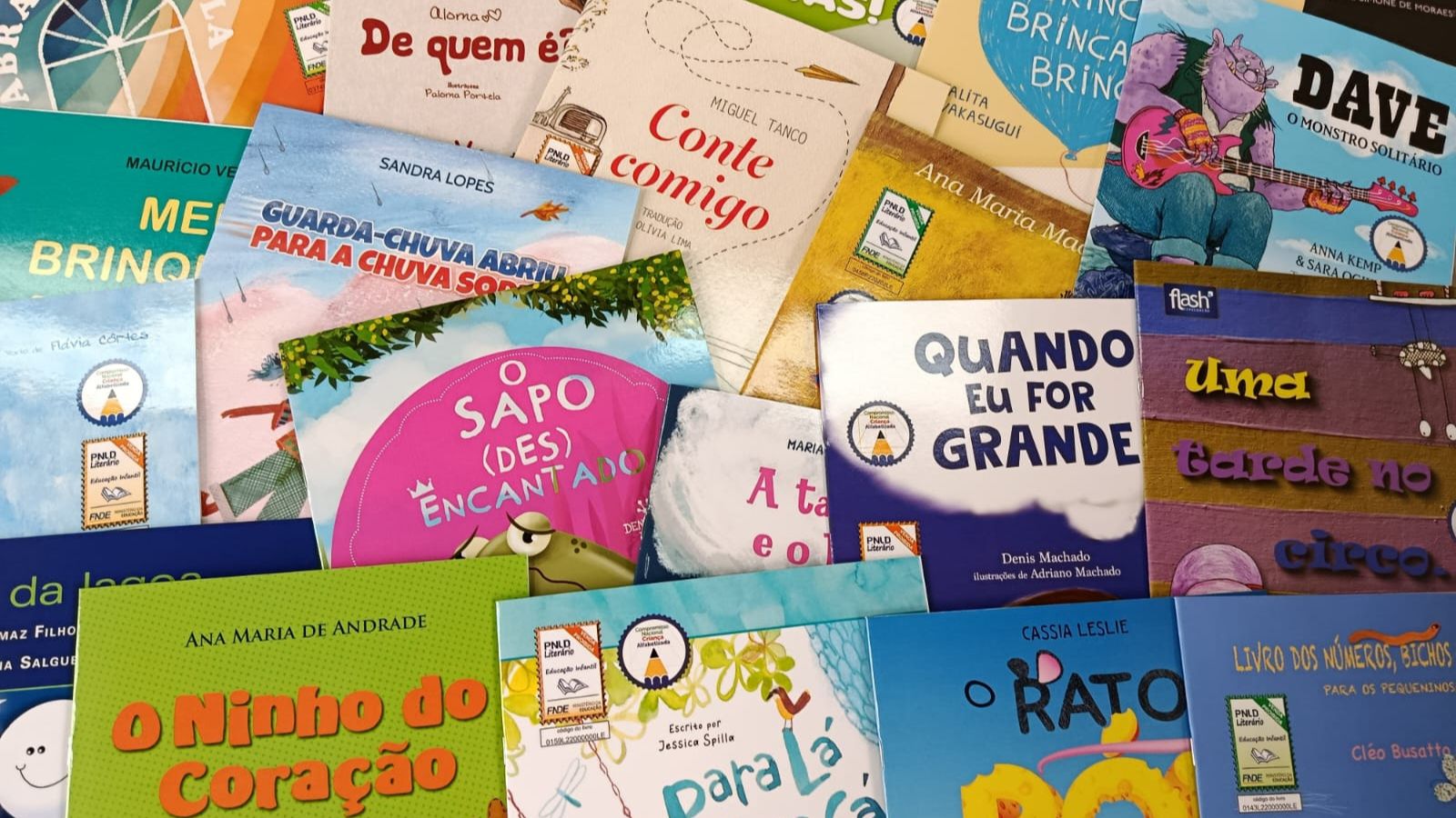 GUARANIAÇU: Biblioteca Pública de Guaraniaçu recebe novos livros infantis GUARANIAÇU: Biblioteca Pública de Guaraniaçu recebe novos livros infantis