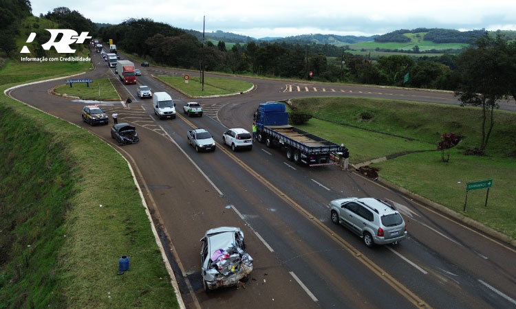 GUARANIAÇU: Colisão entre três veículos é registrada no trevo de acesso ao município.