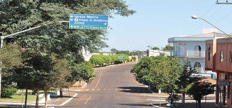 GUARANIAÇU: Domingo com possibilidade de chuvas e temperatura máxima de 24 graus.