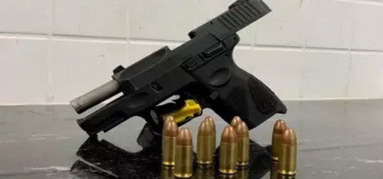 GUARANIAÇU: Passageiro de veículo é flagrado pela PRF com pistola em abordagem na BR 277.