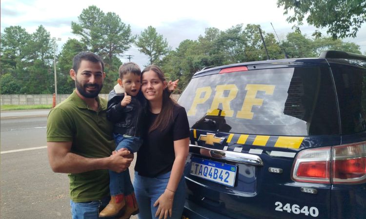 Heróis na BR-277: PRF Salva Criança de 3 Anos que se Engasgou Durante Viagem em Laranjeiras do Sul