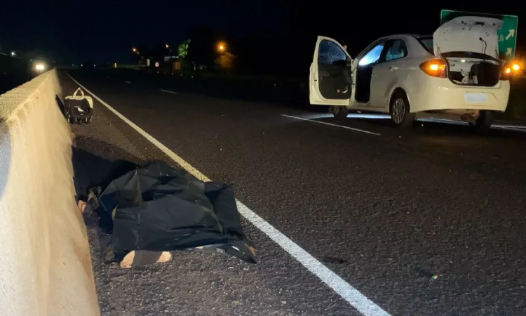 Homem de 59 anos morre atropelado por carro na PRc 467, em Cascavel.