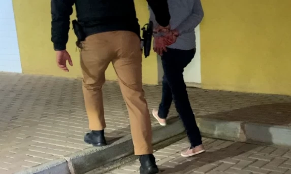 Homem de 62 anos é preso após agredir esposa em Cascavel.