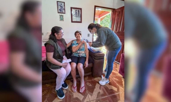 IBEMA: Equipe de Saúde realiza vacinação contra a gripe domiciliar