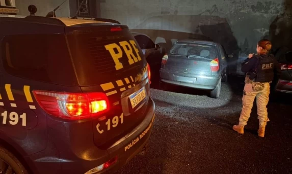 Inacreditável: Homem é preso pela PRF com carro furtado poucas horas após deixar a prisão na BR-277