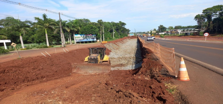 INFRAESTRUTURA: Com obras em viaduto e terraplanagem, duplicação da Rodovia das Cataratas avança.