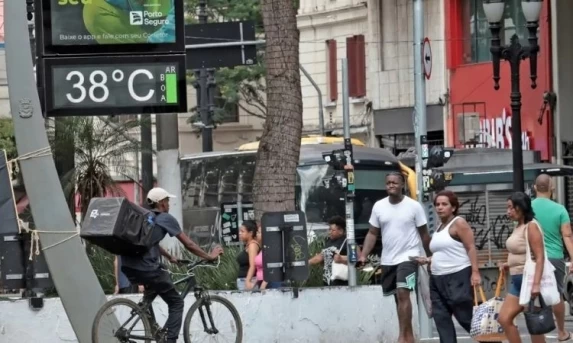 Inmet alerta para onda de calor em oito estados, incluindo o Paraná