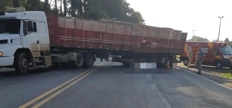 LARANJEIRAS DO SUL: Colisão no KM 455 da BR 277 provoca a morte de motociclista.
