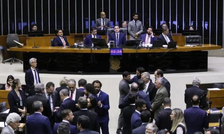 LEGISLAÇÃO: CÂMARA APROVA TEXTO-BASE DO PROJETO DE LEI ANTIFACÇÃO
