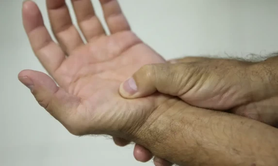Lei define fibromialgia como deficiência em todo país a partir de 2026
