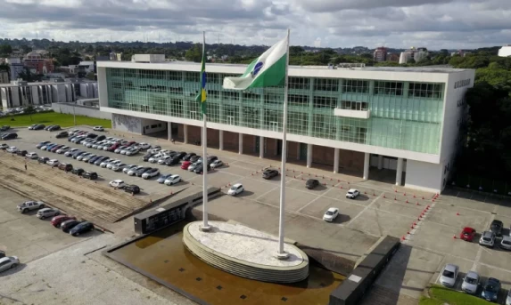 Lista de aprovados em concurso do Governo do Paraná é divulgada.