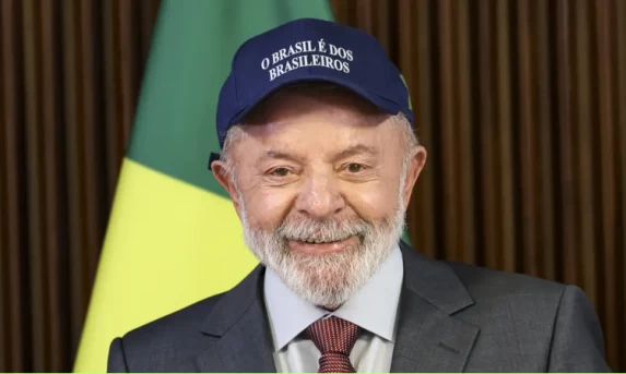 Lula reafirma soberania e alerta que Brasil “não aceitará desaforo, ofensas e petulância de ninguém”