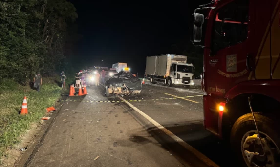 Mãe e Filhos de 7 e 1 ano morrem em grave acidente na 277 em Laranjeiras Do Sul.