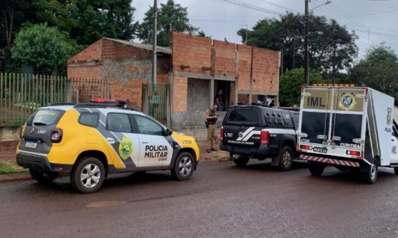 Mãe encontra o filho morto dentro da própria casa em Santa Tereza do Oeste.