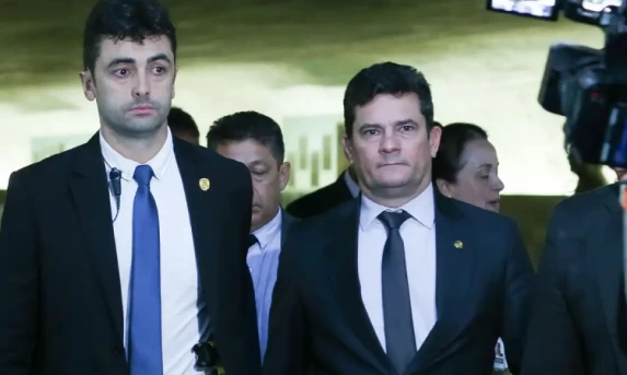 Maioria do TRE-PR vota contra cassação de Sergio Moro.