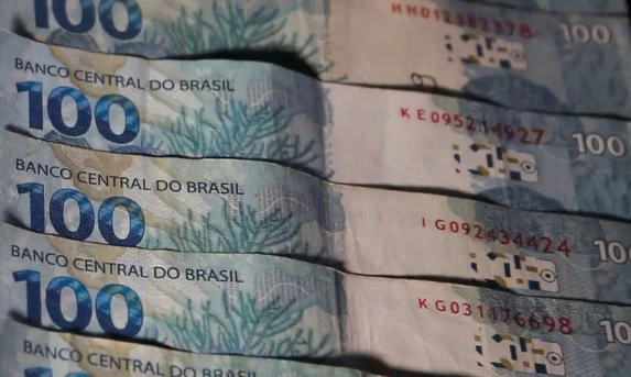 Mercado eleva previsão de expansão da economia para 2,02% em 2025