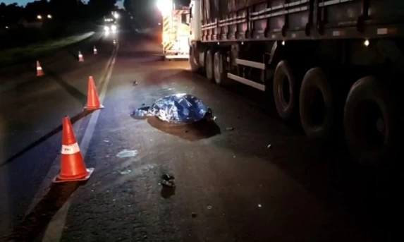 Motorista de caminhão morre atropelado na BR-163 em Capanema
