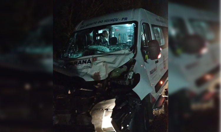 Motorista embriagado causa acidente com van de Rio Bonito do Iguaçu
