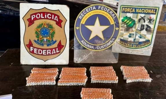 Mulher é flagrada duas vezes no mesmo dia tentando contrabandear anabolizantes e remédios para emagrecer na Fronteira