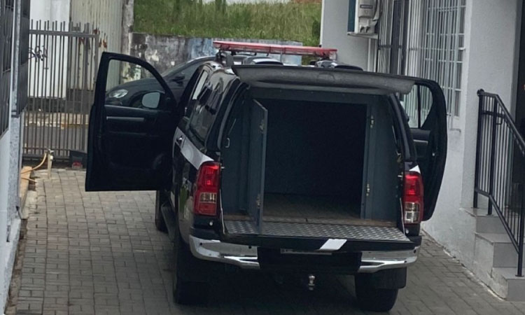 Neto é preso após matar o avô com golpe de machado em Palmas