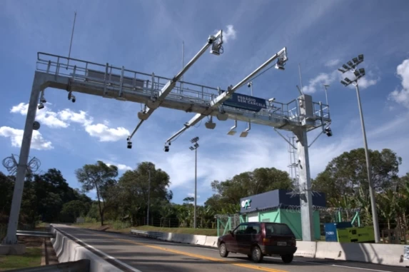 Novas Praças de Pedágio Eletrônicas no Oeste e Sudoeste Terão Tarifas de Até R$ 18,60 Novas Praças de Pedágio Eletrônicas no Oeste e Sudoeste Terão Tarifas de Até R$ 18,60