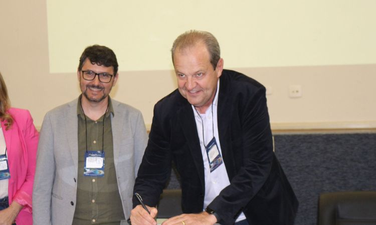 GOVERNO REPASSA R$ 1,79 MILHÃO PARA LABORATÓRIOS E PROJETOS DE INTELIGÊNCIA ARTIFICIAL NA UNIOESTE GOVERNO REPASSA R$ 1,79 MILHÃO PARA LABORATÓRIOS E PROJETOS DE INTELIGÊNCIA ARTIFICIAL NA UNIOESTE