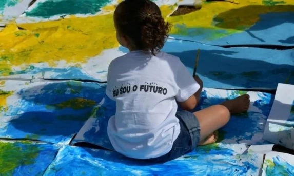 Pais ainda veem palmada como forma de disciplina, aponta estudo do Unicef