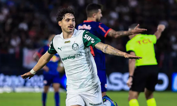Palmeiras é resiliente, vira sobre Red Bull Bragantino e mantém liderança do Brasileirão