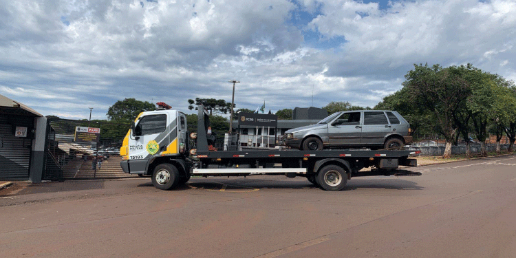 PARANÁ: Gangue 'marcha ré' ataca em Santa Tereza; carro usado no crime é apreendido.