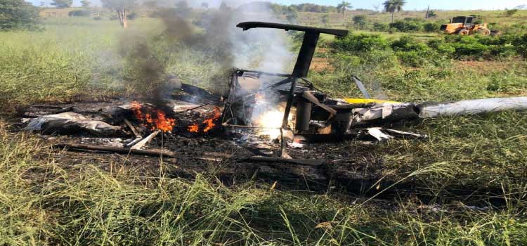 PARANÁ: Helicóptero cai em propriedade rural e piloto morre.