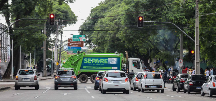 PARANÁ: Vence nesta terça-feira a última parcela do IPVA de veículos com placas de finais 7 e 8.