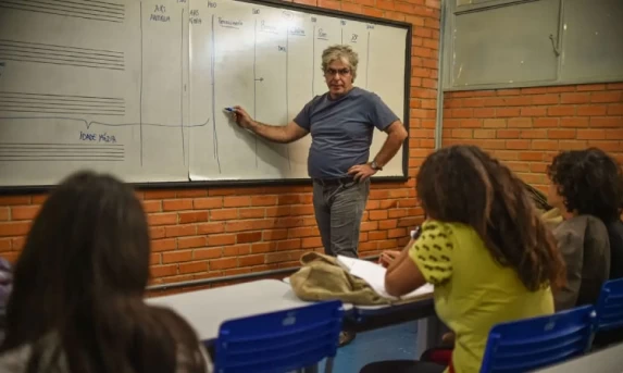 Pé-de-Meia: nascidos em março e abril recebem hoje parcela de R$ 200