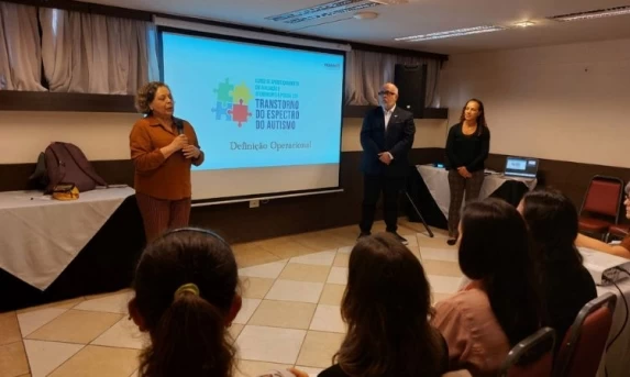 PIONEIRISMO: Paraná Traz Metodologia Americana de Ponta Para Atendimento a Autistas Pelo SUS PIONEIRISMO: Paraná Traz Metodologia Americana de Ponta Para Atendimento a Autistas Pelo SUS