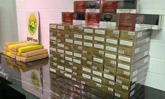 POLICIAL: 15kg de maconha e 77 caixas de cigarros são apreendidas na BR-277.
